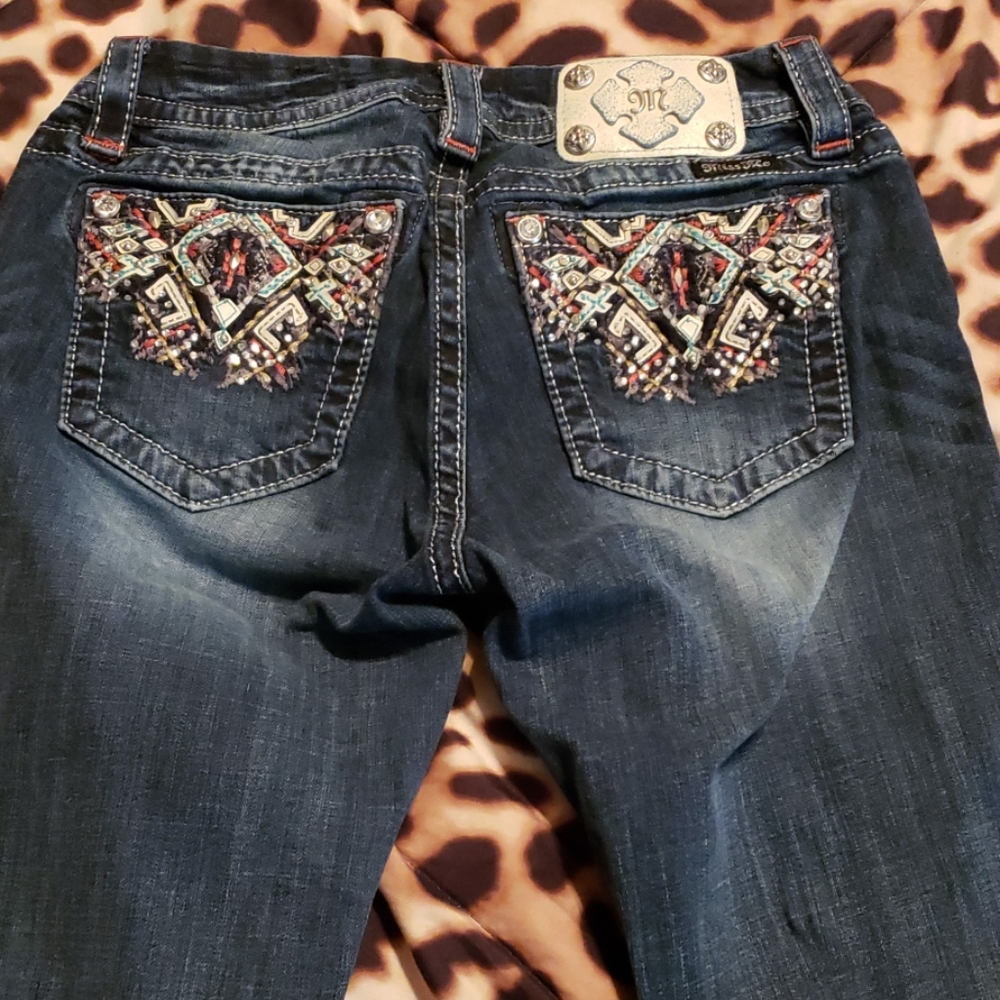 Miss Me Mid Rise Easy CROP size 26
